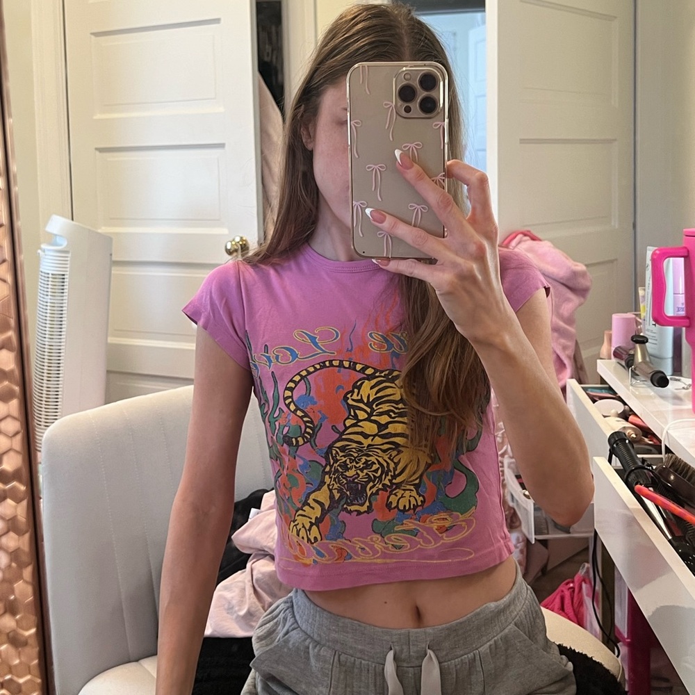 Urban Outfitters Pink Graphic Tee - Picture 6 of 7